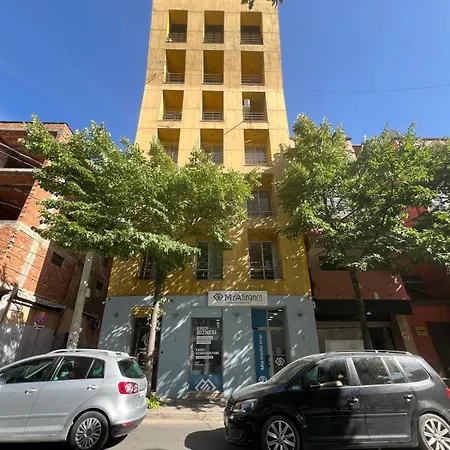 Daire Elda Yellow Palace, In Center Tiran