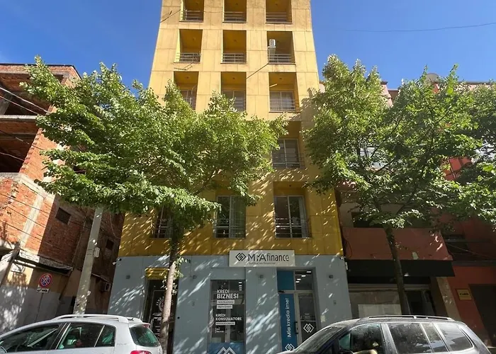 Daire Elda Yellow Palace, In Center Tiran